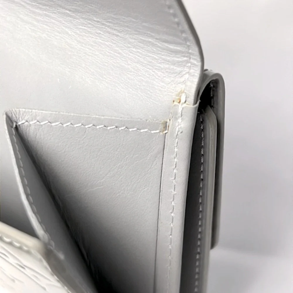 Louis Vuitton Monogram Vernis Patent Leather Elise Tri-fold Wallet - Picture 8 of 16